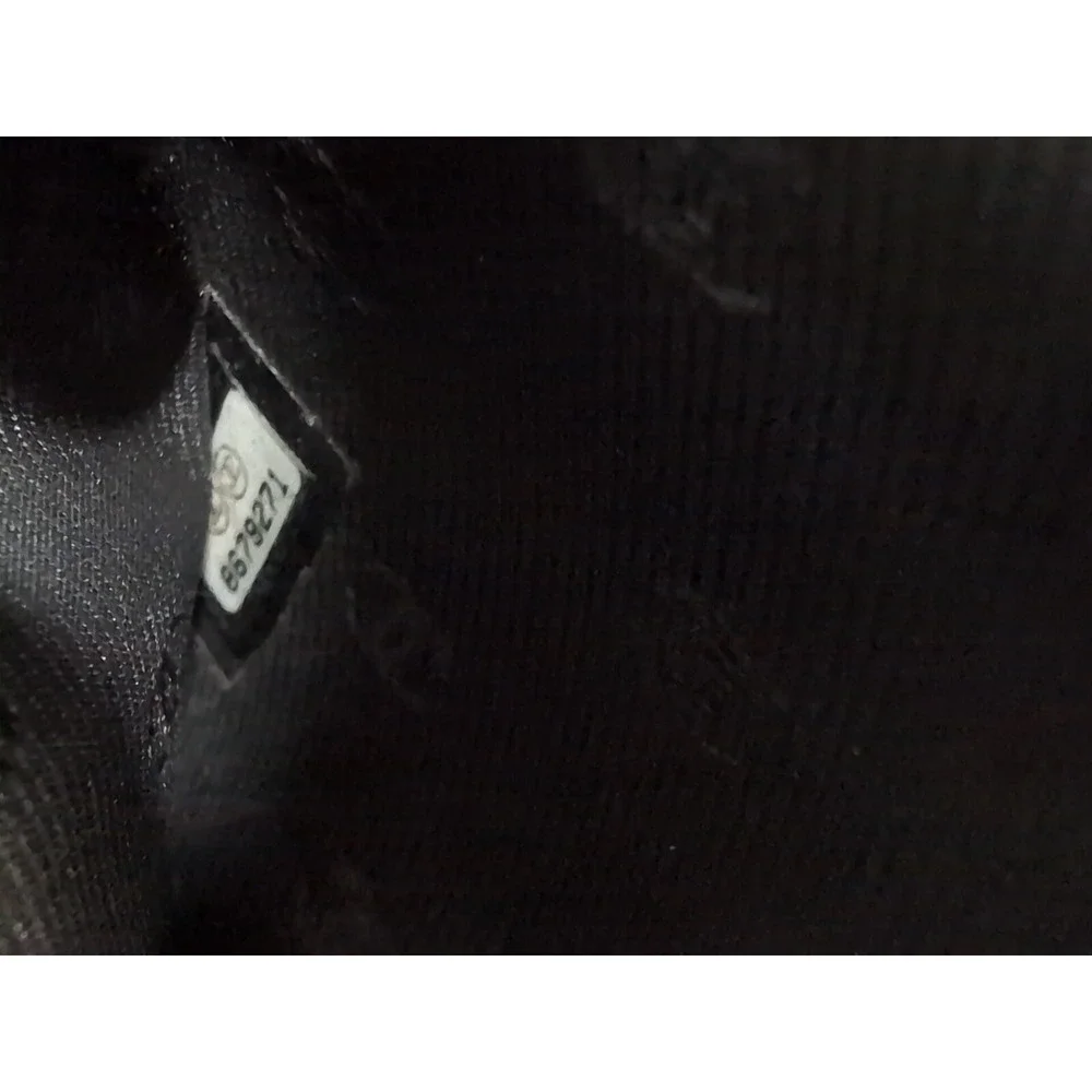 Chanel Coco Button Bifold Wallet With Hologram In Excellent Condition
